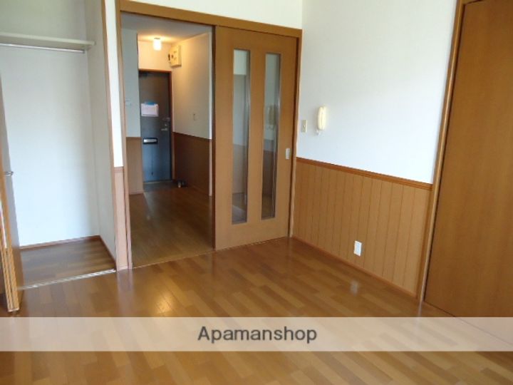 カーサ天神台A201の居間