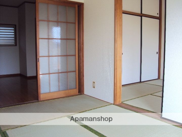 シティハイツ松本203の居間