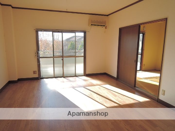 江川コーポ105の居間