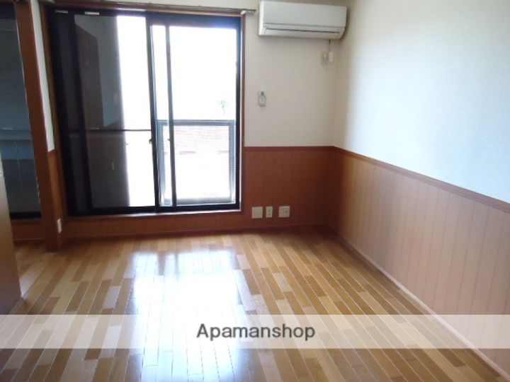 カーサ天神台B201の居間