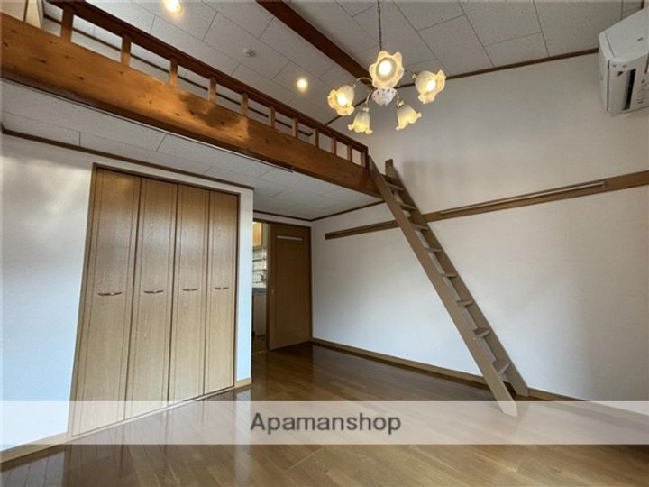 ピア・メゾンⅡB棟B101の居間