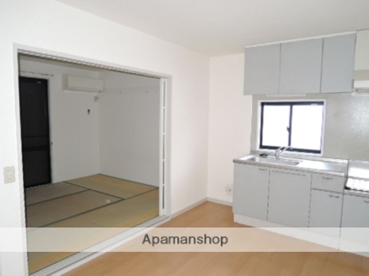 ラフォーレ山川8201の居間