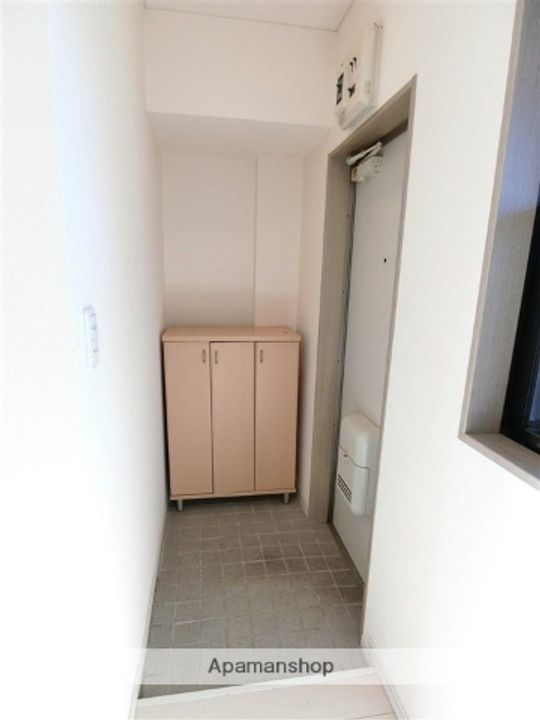 ウェルネス203の玄関