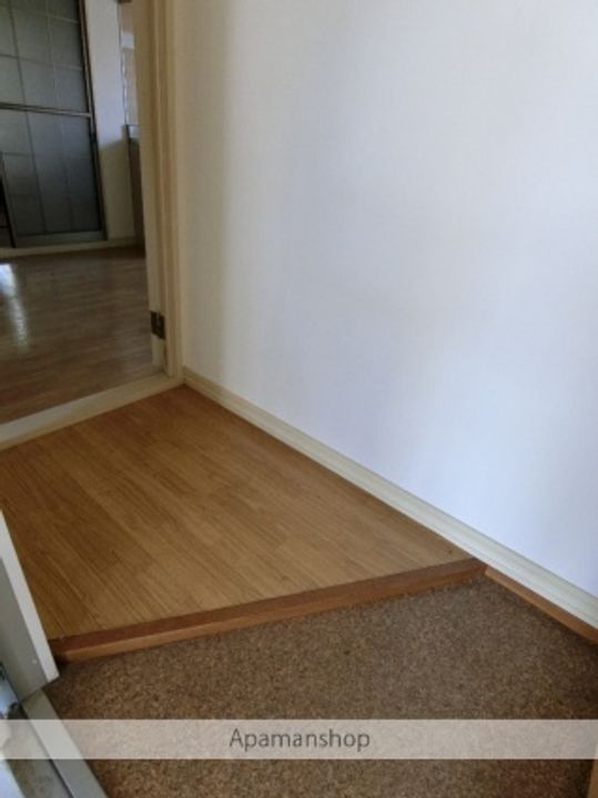 ラフォーレ大前5の玄関