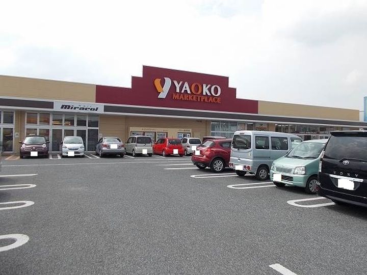 ファミーユAの周辺