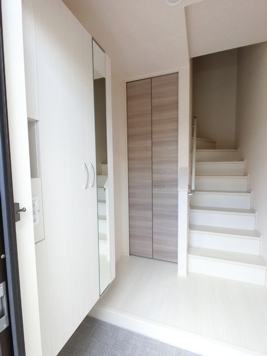 DAIWA PRINCE SUNAGA Bの玄関