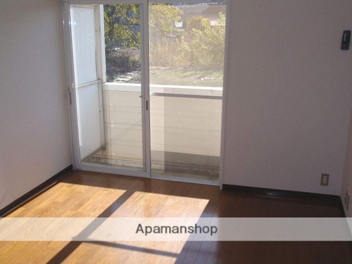 群馬県安中市松井田町人見の賃貸アパート102の居間