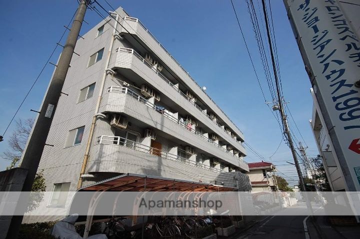 群馬県高崎市江木町の賃貸マンション401の外観