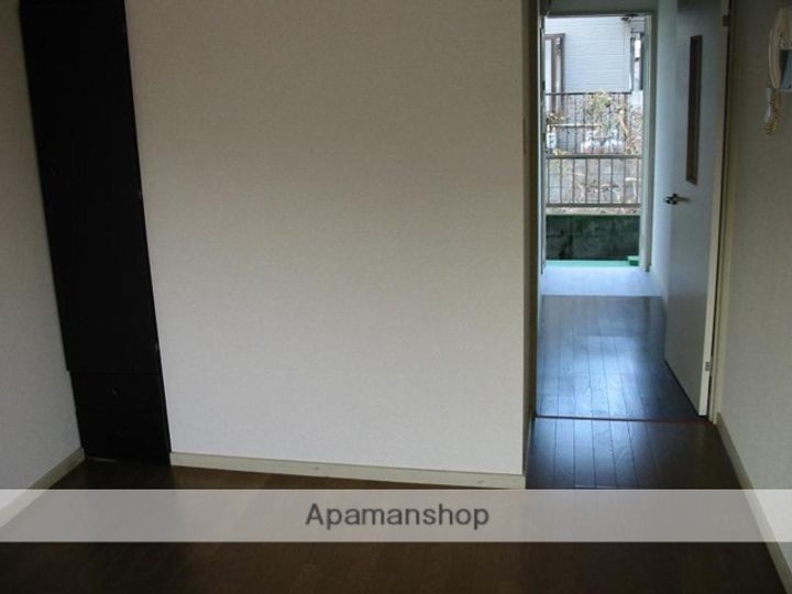 群馬県佐波郡玉村町大字下新田の賃貸アパートの玄関