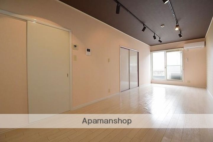 メゾン・エントピアの居間