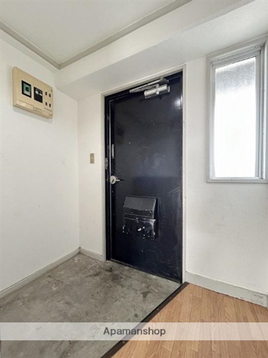 高砂町ハイツの玄関