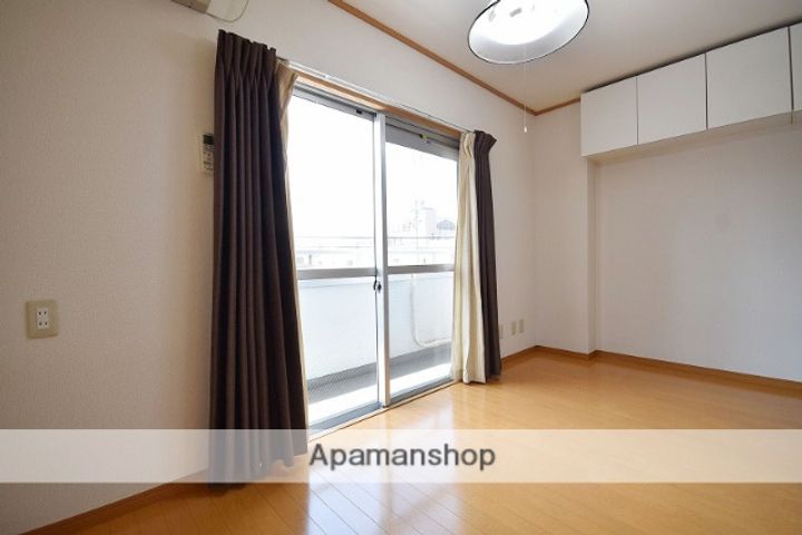 高崎マンションの居間