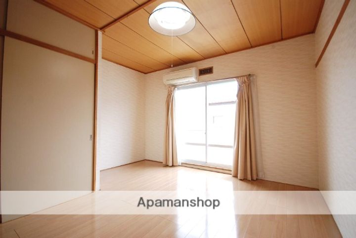 パナハイツ井上202の居間