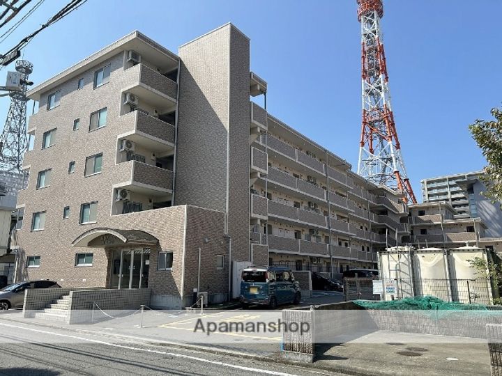 群馬県高崎市栄町の賃貸マンションの外観