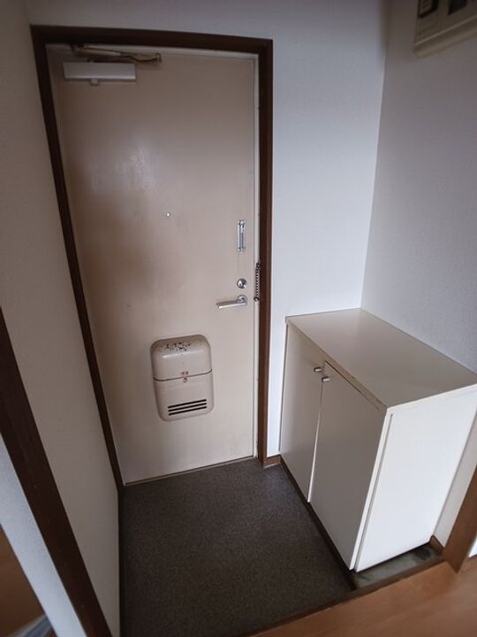 五料ハイツの玄関