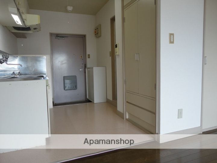 群馬県高崎市上小鳥町の賃貸アパートD-2の玄関