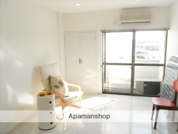 群馬県高崎市大八木町の賃貸アパートの居間