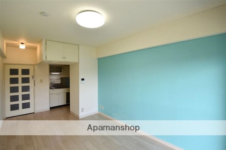 渋川グリーンパレス203の居間