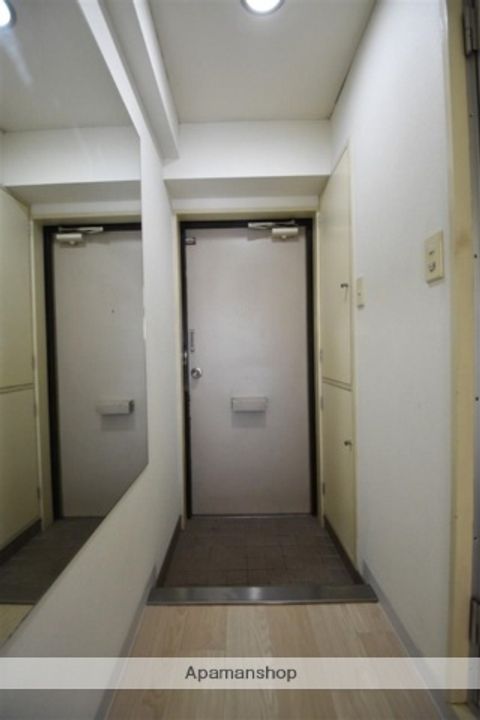 渋川グリーンパレス203の玄関