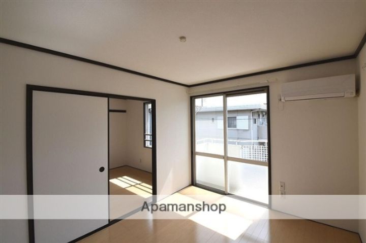 シティハイツ百軒町ABB202の居間