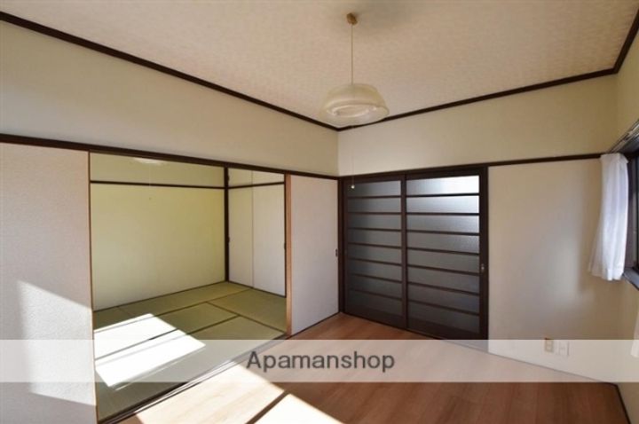 ファミール金井B102の内装