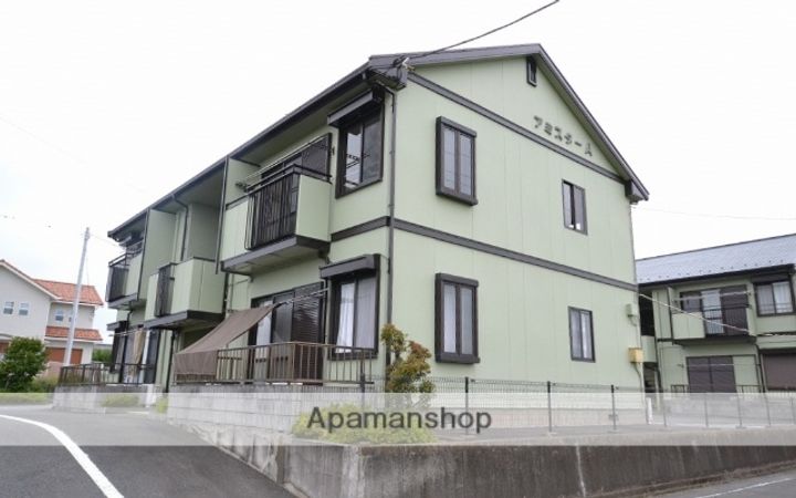 群馬県渋川市半田の賃貸アパートの外観