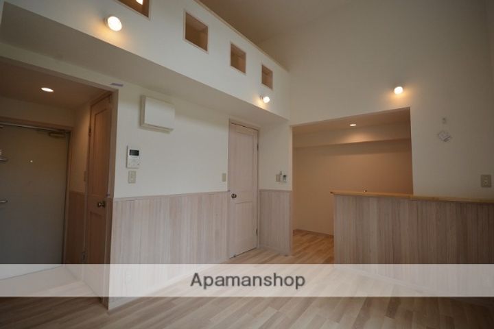 群馬県前橋市朝倉町4丁目の賃貸アパートの居間