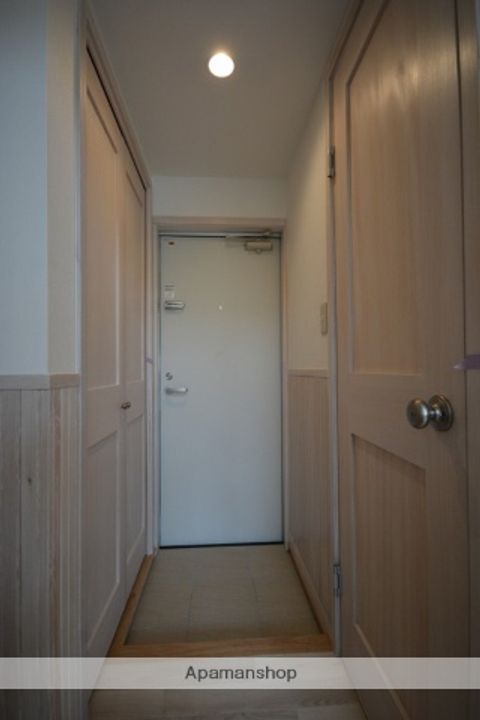 群馬県前橋市朝倉町4丁目の賃貸アパートの玄関