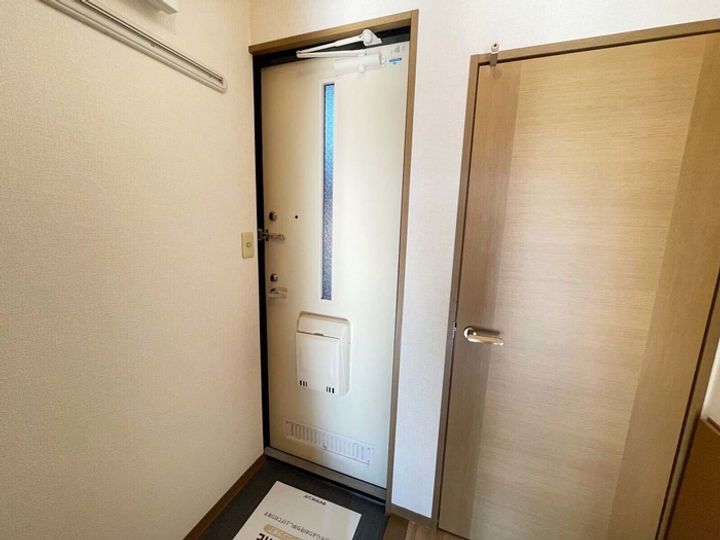 グラシア Aの玄関