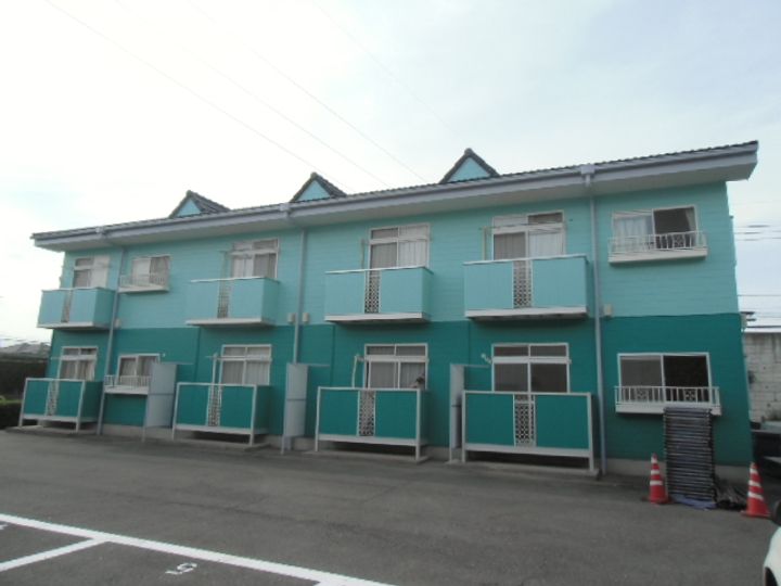 リバーパークの外観