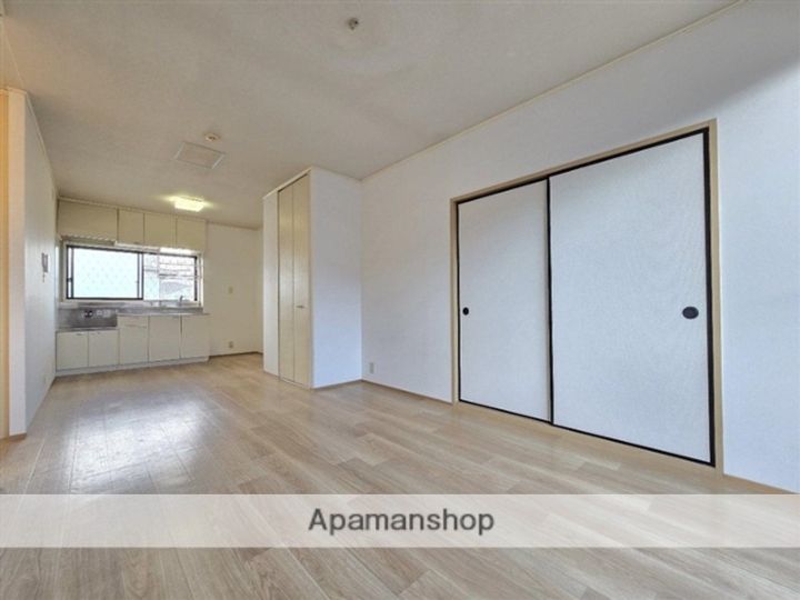 カモミィール今泉202の居間