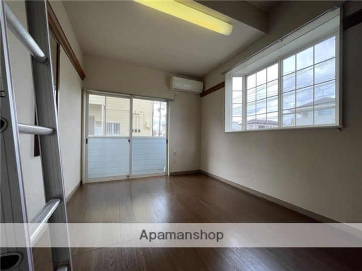 リエス伊勢崎東101の居間