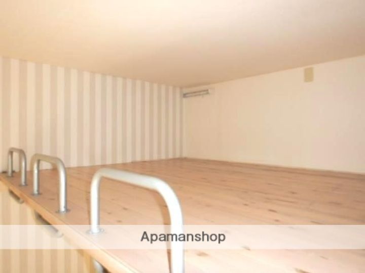 イチゴハウス102の内装