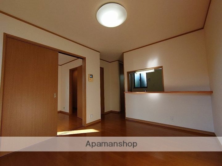 ベルティ寿102の居間