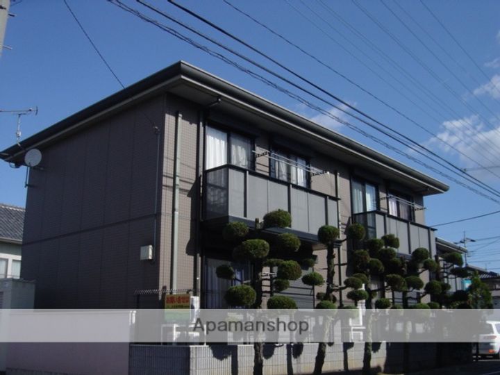 ハイツアーバンの外観