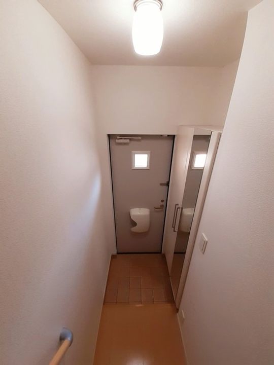 ボヌール ヴィーロ Ⅰの玄関