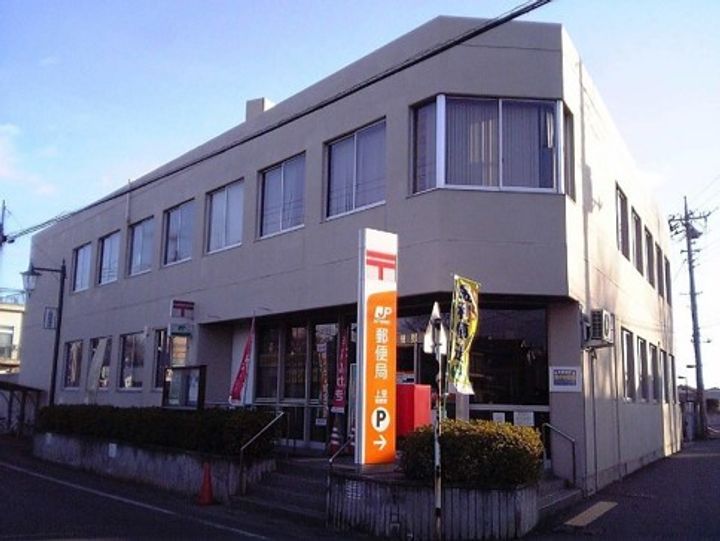 ラ エストレーヤ Bの周辺