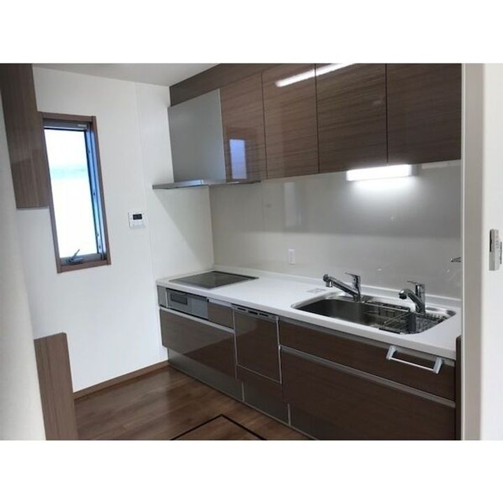 群馬県伊勢崎市戸谷塚町(一戸建)の賃貸物件戸建てのキッチン