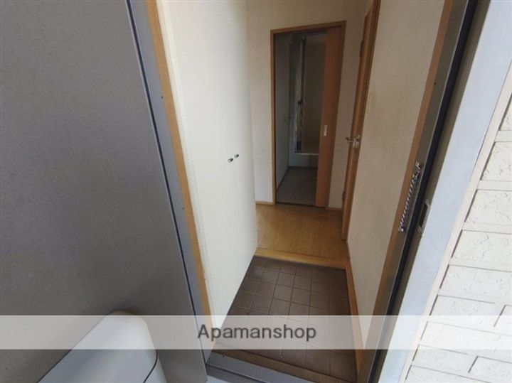 ハイツレトアBB102の玄関