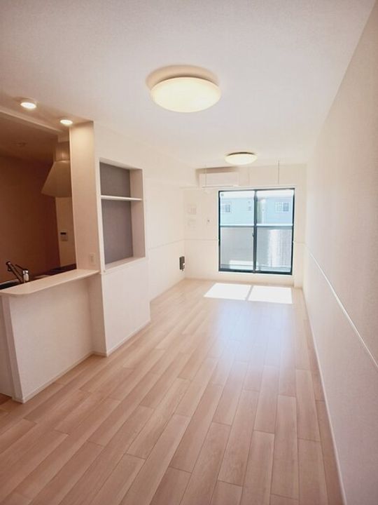 ソラーナ Aの居間