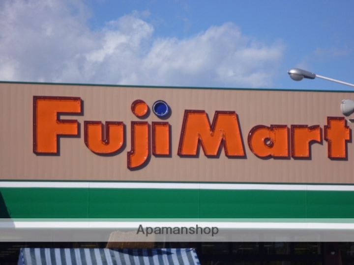 ラムールフォーの周辺