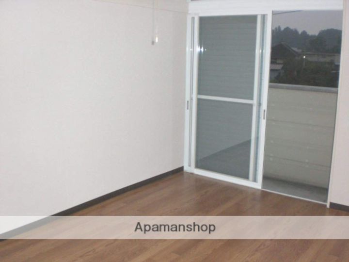 アーバニーハイム磯部の居間