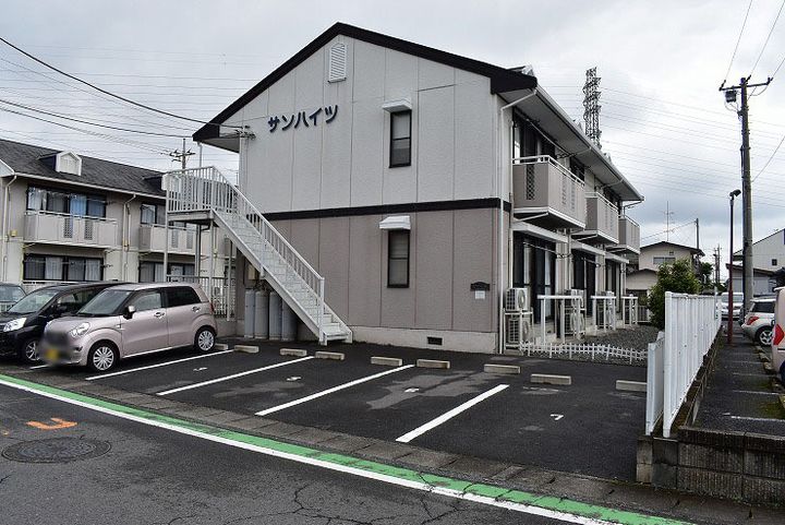 群馬県高崎市中居町4丁目の賃貸アパートの外観