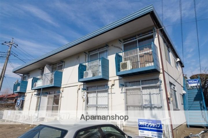 ブルーハイツの外観