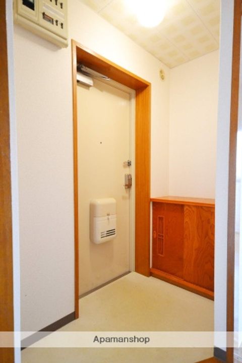 群馬県高崎市石原町の賃貸マンションの玄関