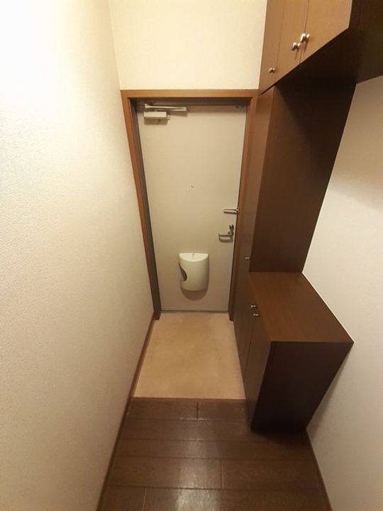 パイン ヴィレッジAの玄関
