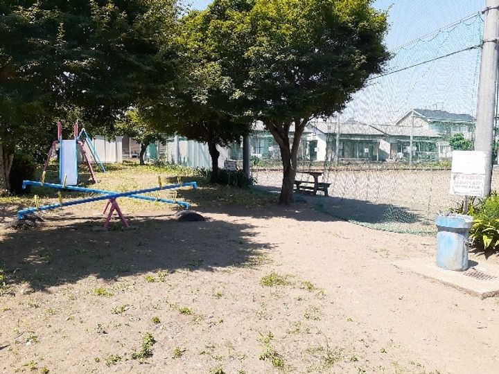 メゾンヒルサイドの周辺