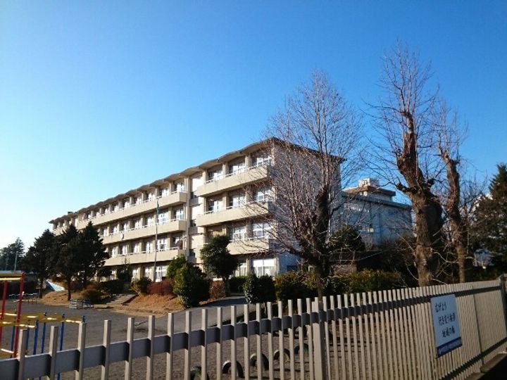 メゾンヒルサイドの周辺