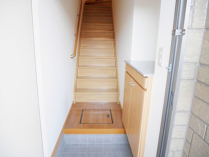 デフィー・ホワイトの玄関