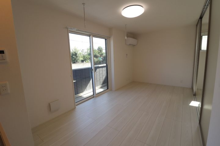DーROOM台新田町の居間